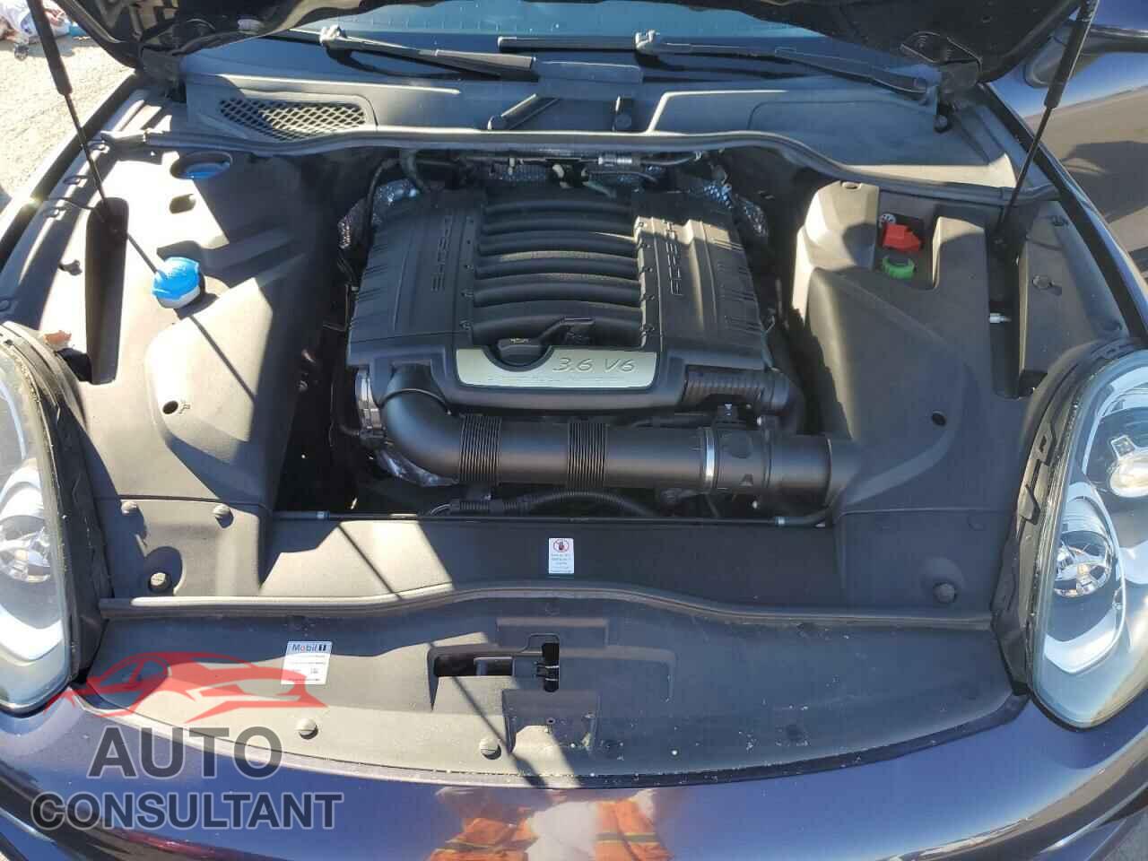 PORSCHE CAYENNE 2018 - WP1AA2A29JKA03559