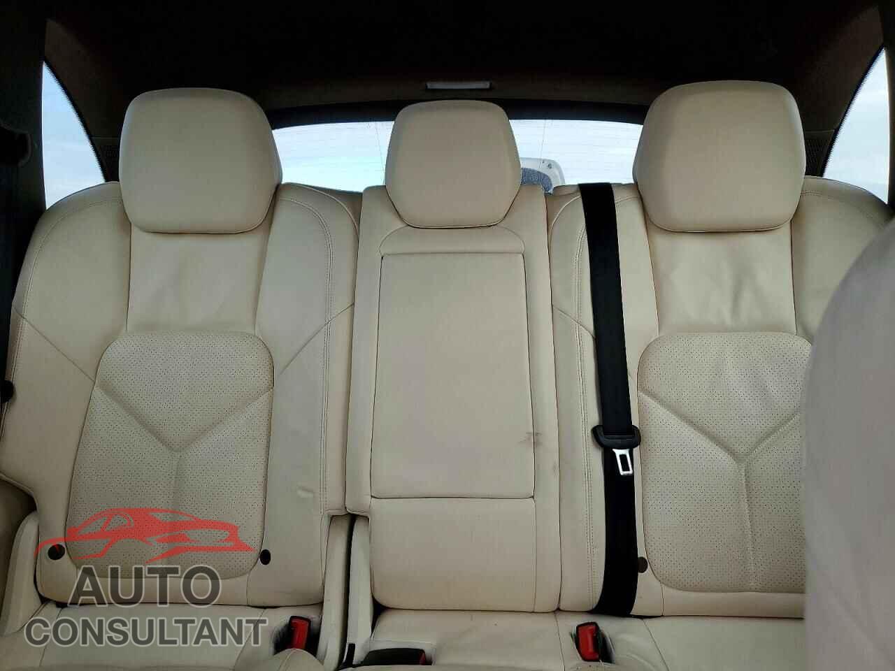 PORSCHE CAYENNE 2011 - WP1AB2A24BLA48157