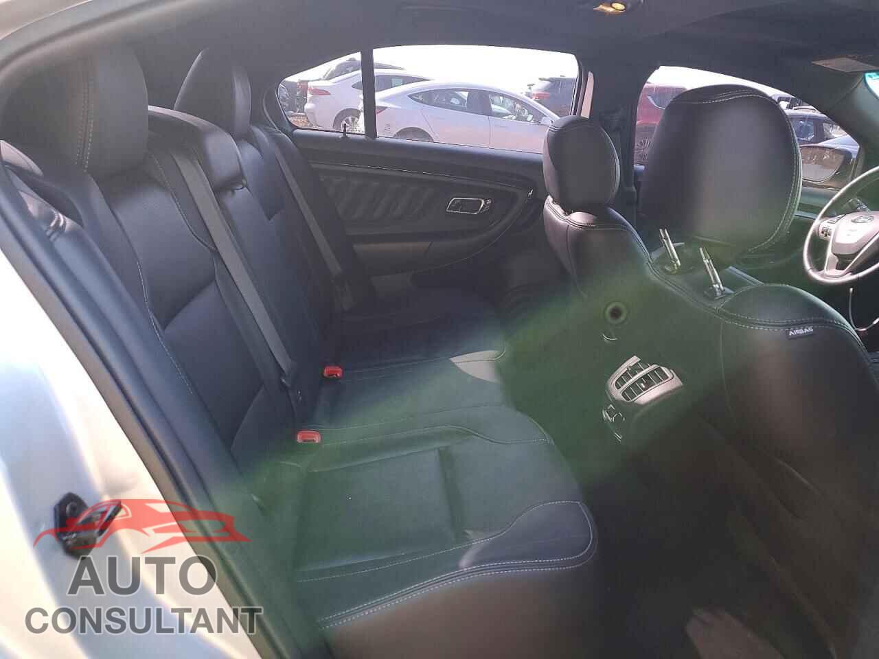 FORD TAURUS 2017 - 1FAHP2F84HG114891