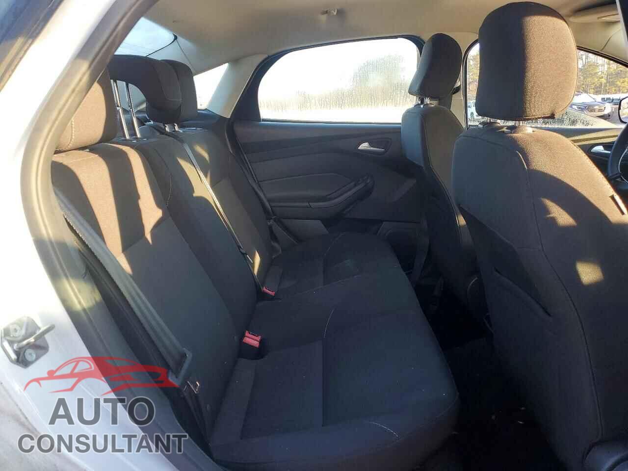 FORD FOCUS 2017 - 1FADP3F25HL251295