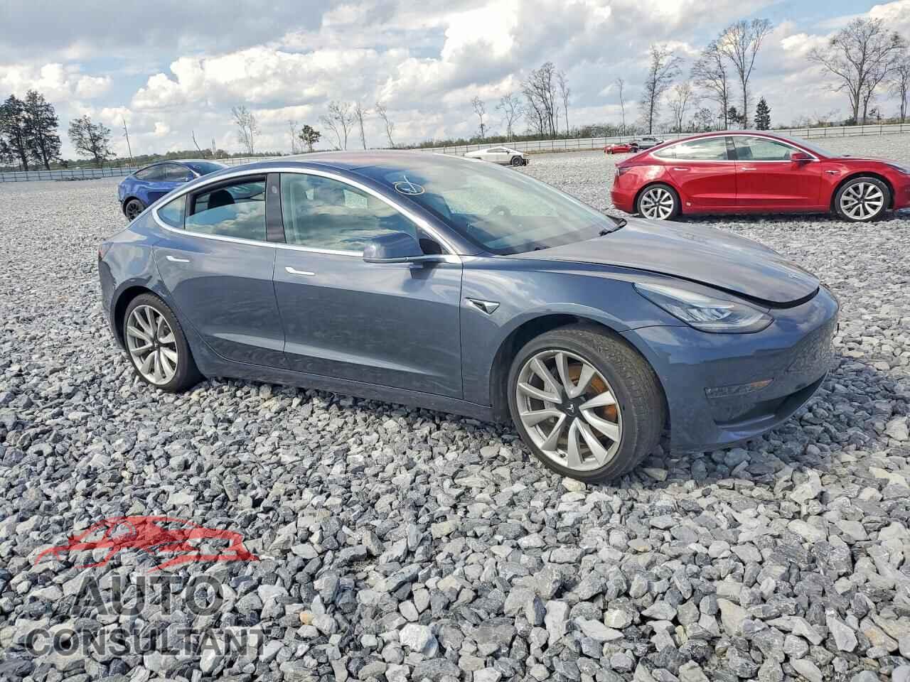 TESLA MODEL 3 2018 - 5YJ3E1EAXJF024010