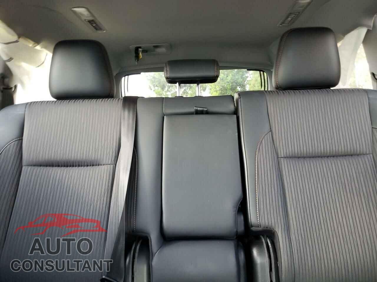 TOYOTA HIGHLANDER 2018 - 5TDBZRFH3JS489654