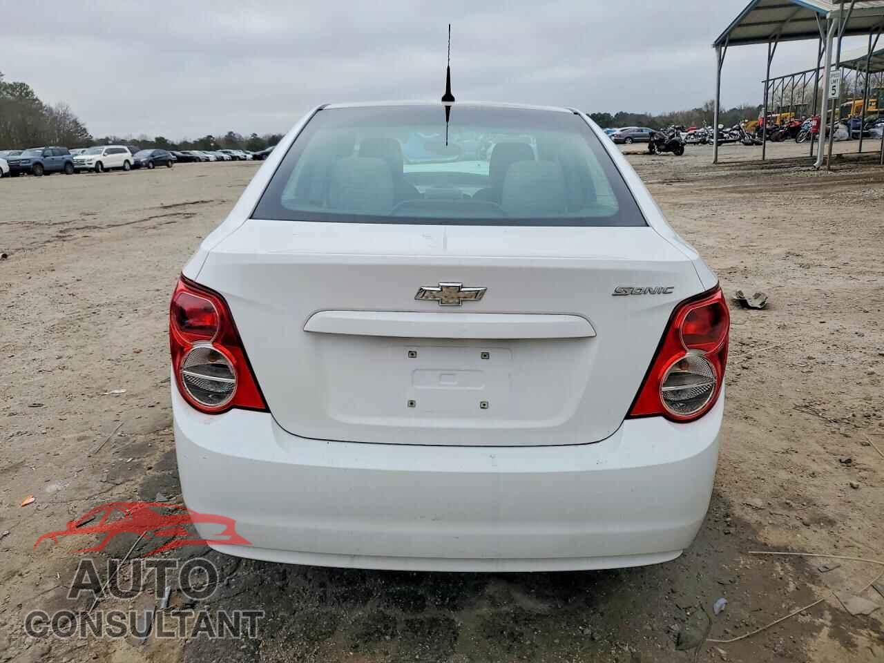 CHEVROLET SONIC 2014 - 1G1JA5SH4E4134326