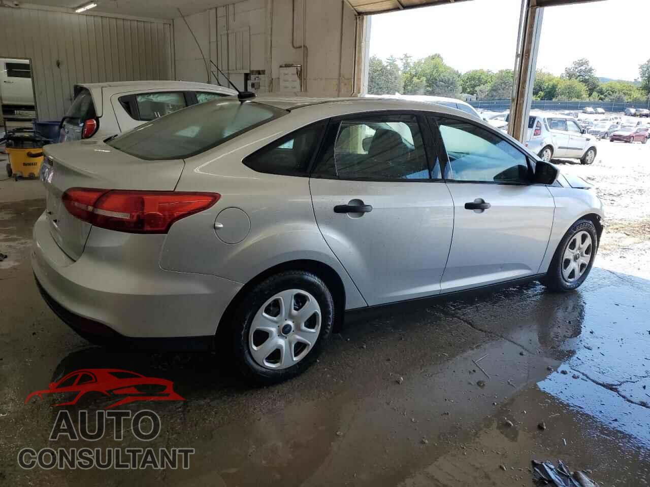 FORD FOCUS 2017 - 1FADP3E23HL241608