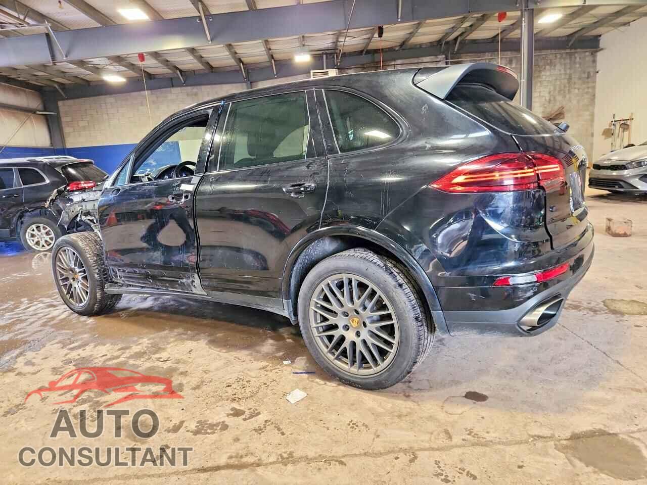PORSCHE CAYENNE 2018 - WP1AA2A24JKA00911
