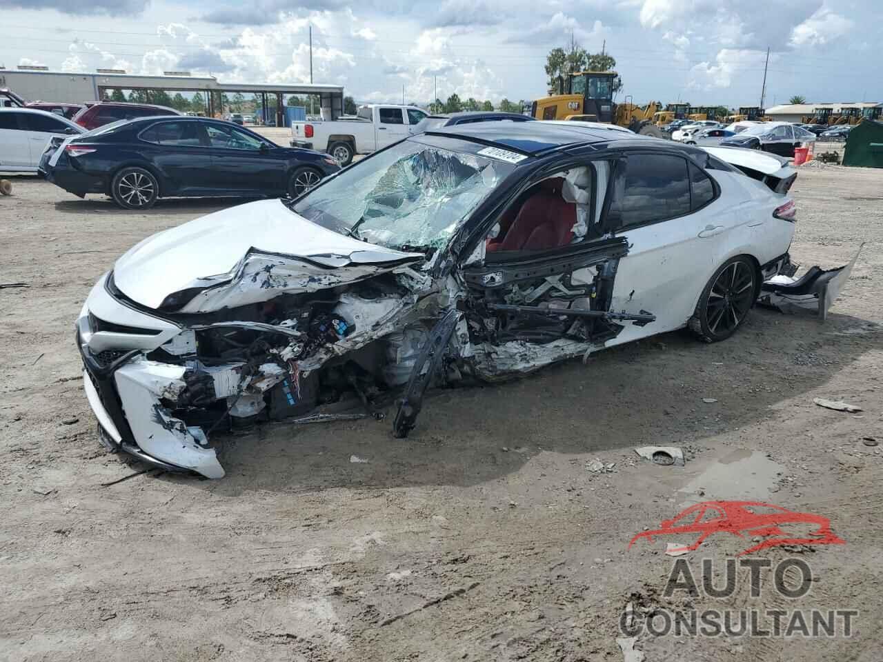 TOYOTA CAMRY 2018 - 4T1B61HK1JU125632