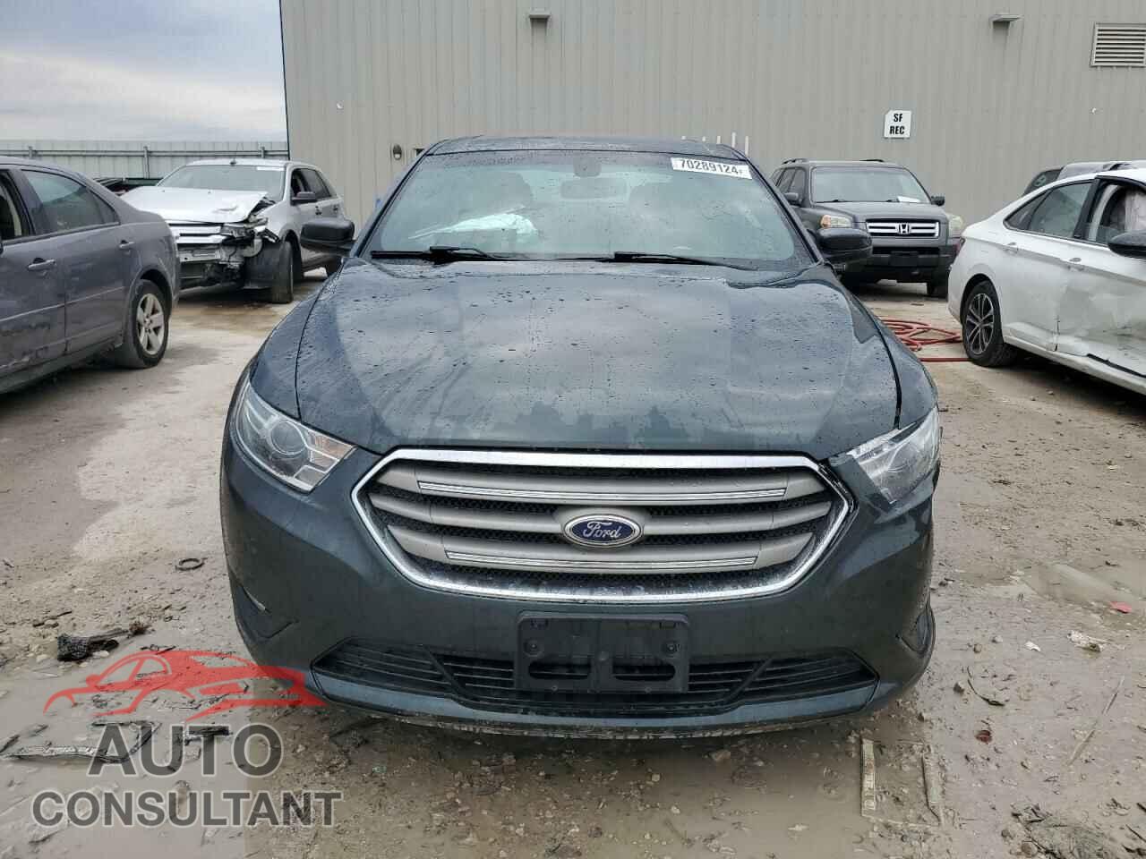 FORD TAURUS 2016 - 1FAHP2E85GG109215