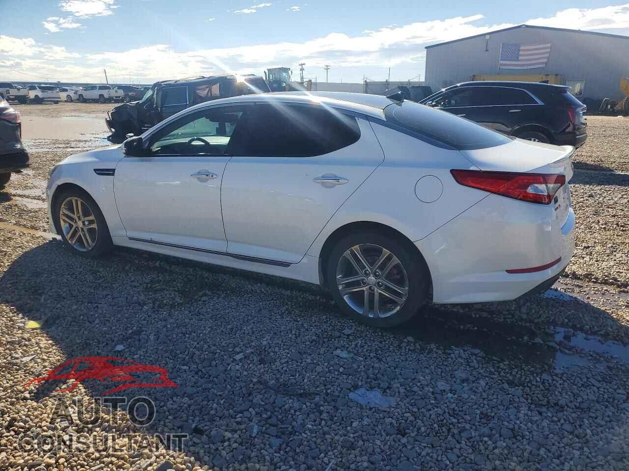 KIA OPTIMA 2013 - 5XXGR4A66DG117973
