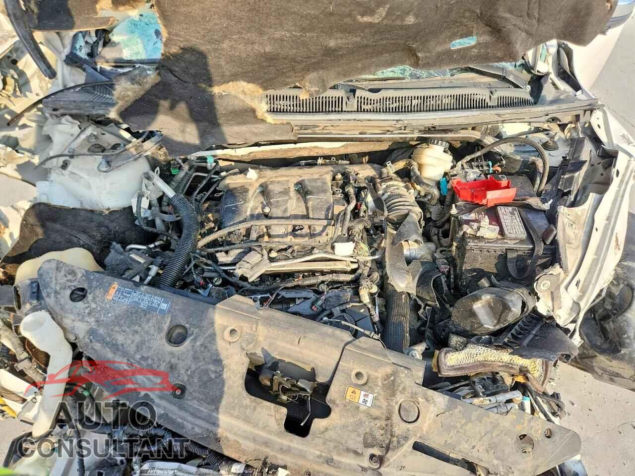 FORD TAURUS 2018 - 1FAHP2F86JG101095