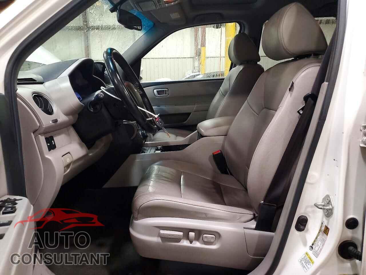 HONDA PILOT 2013 - 5FNYF4H92DB056122