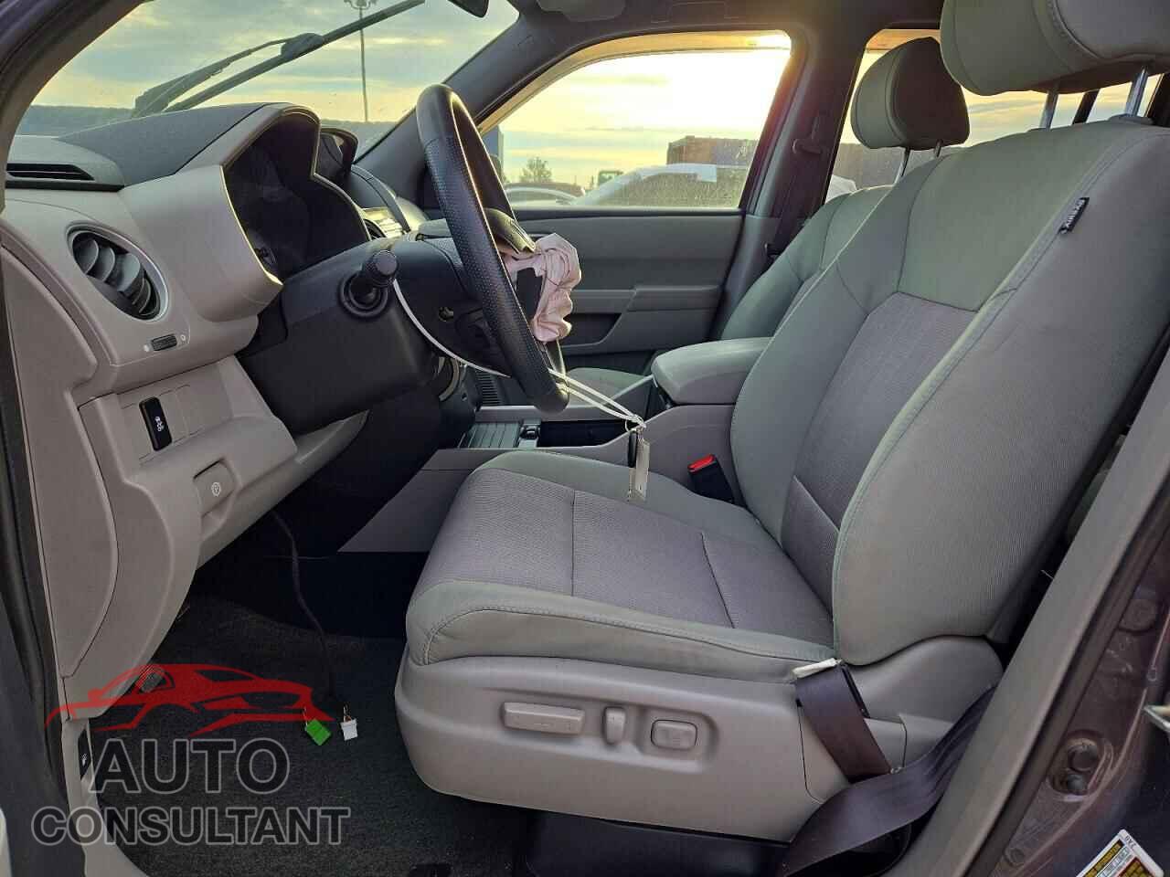 HONDA PILOT 2015 - 5FNYF4H48FB054804
