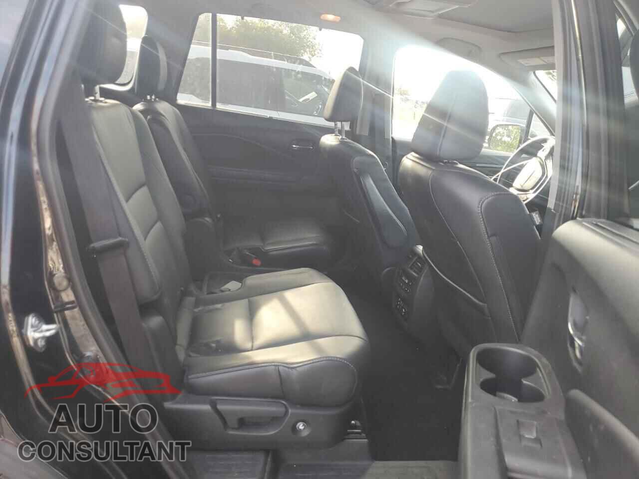 HONDA PILOT 2017 - 5FNYF6H09HB065967