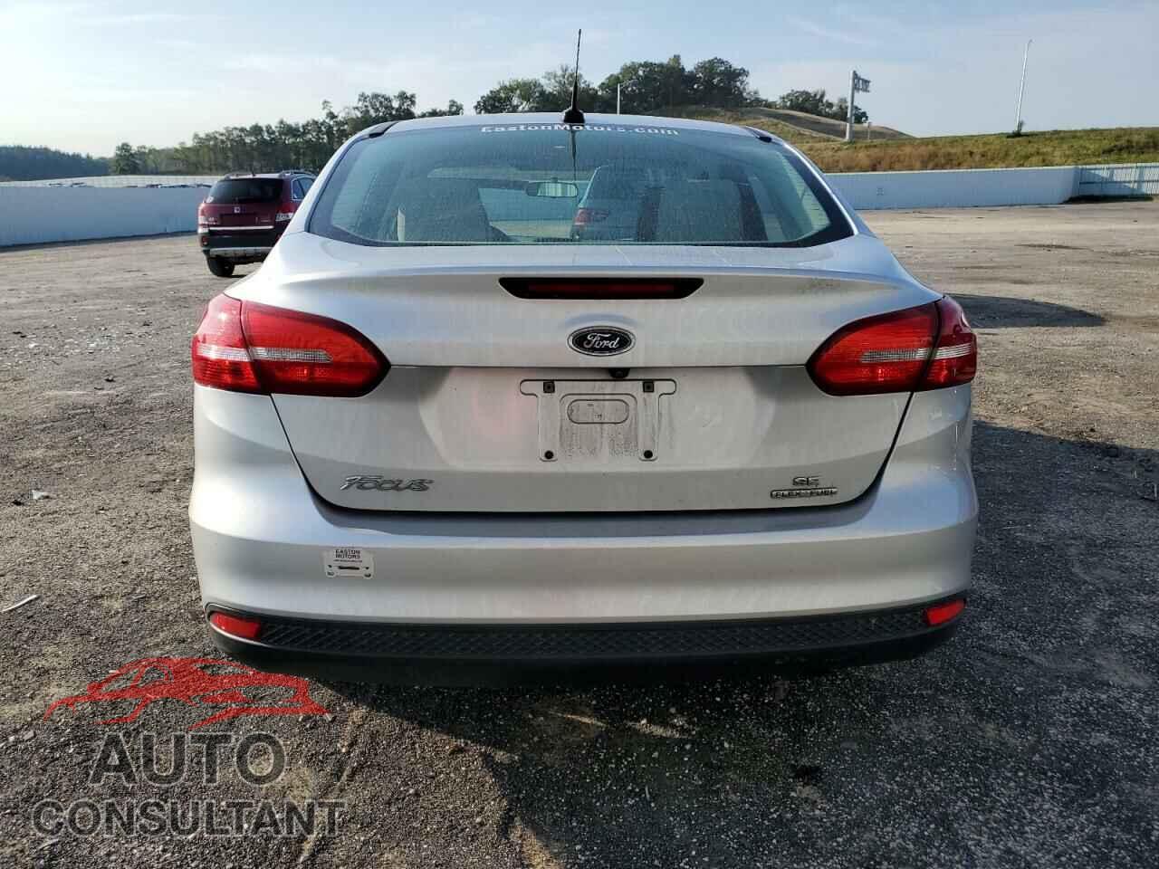 FORD FOCUS 2015 - 1FADP3F22FL349987