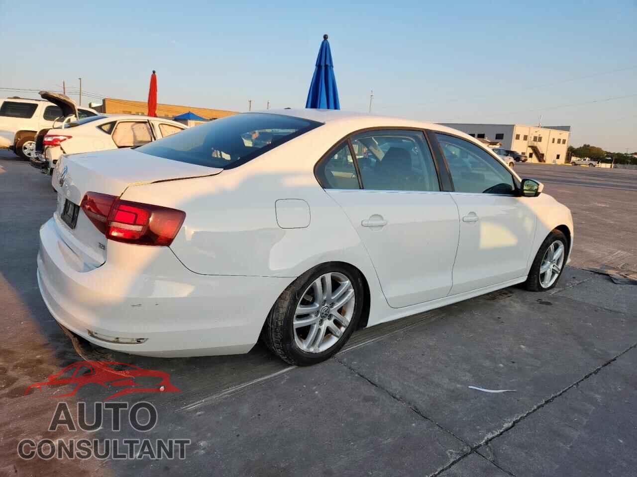 VOLKSWAGEN JETTA 2017 - 3VW2B7AJ8HM305982