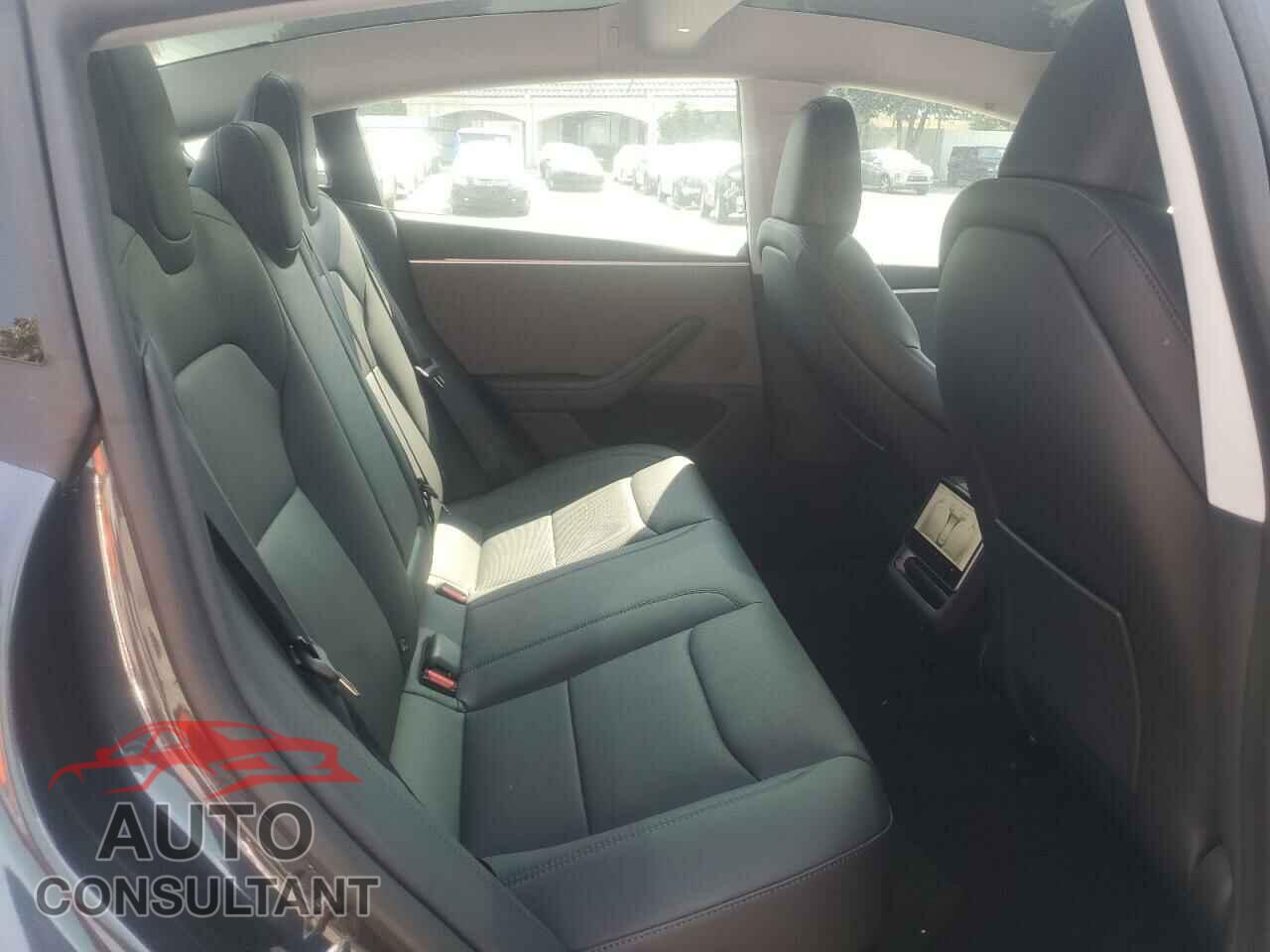 TESLA MODEL 3 2024 - 5YJ3E1EA5RF835581