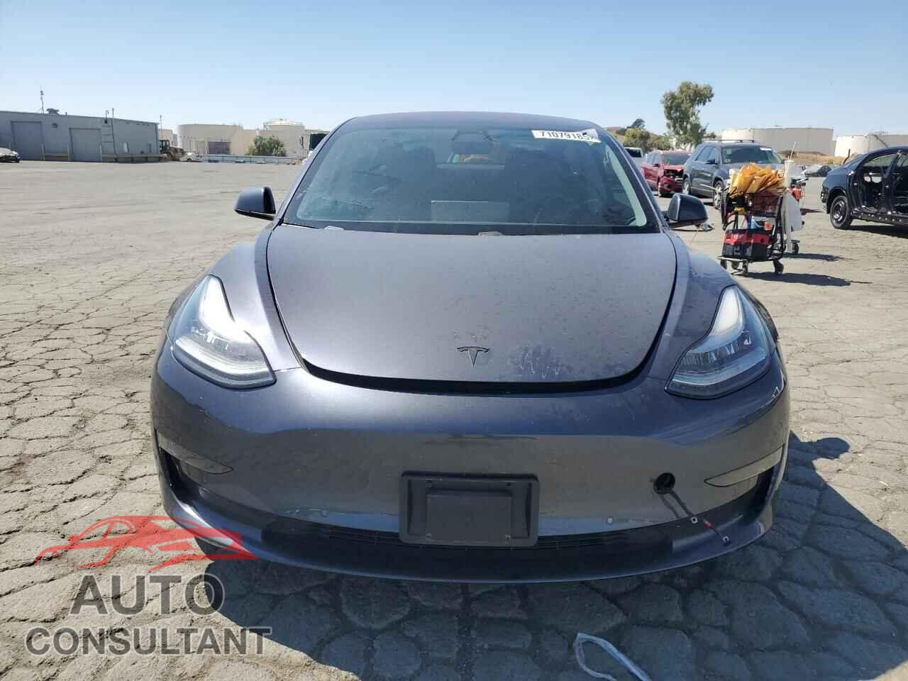 TESLA MODEL 3 2018 - 5YJ3E1EA9JF020028