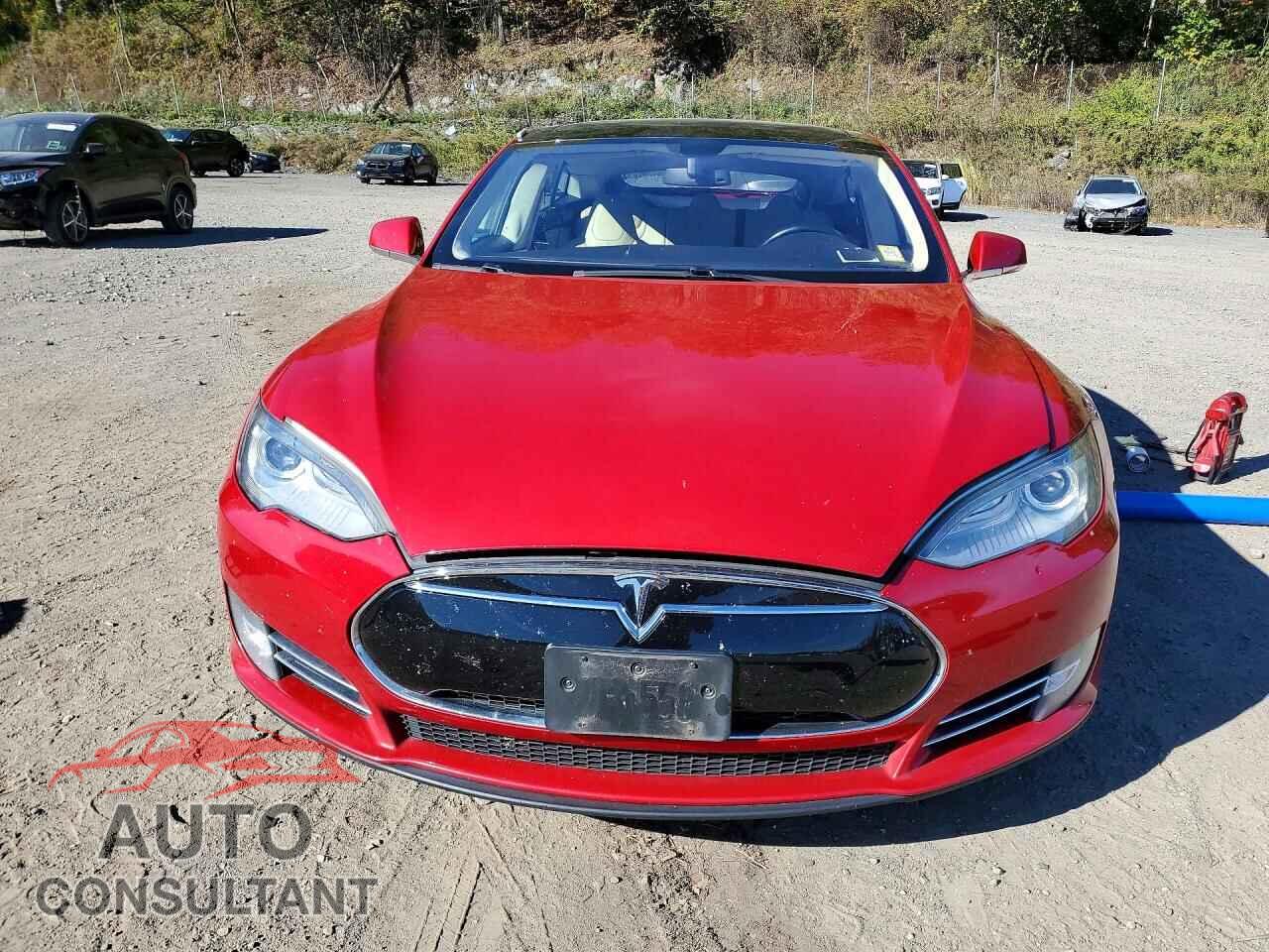 TESLA MODEL S 2013 - 5YJSA1CN5DFP15673