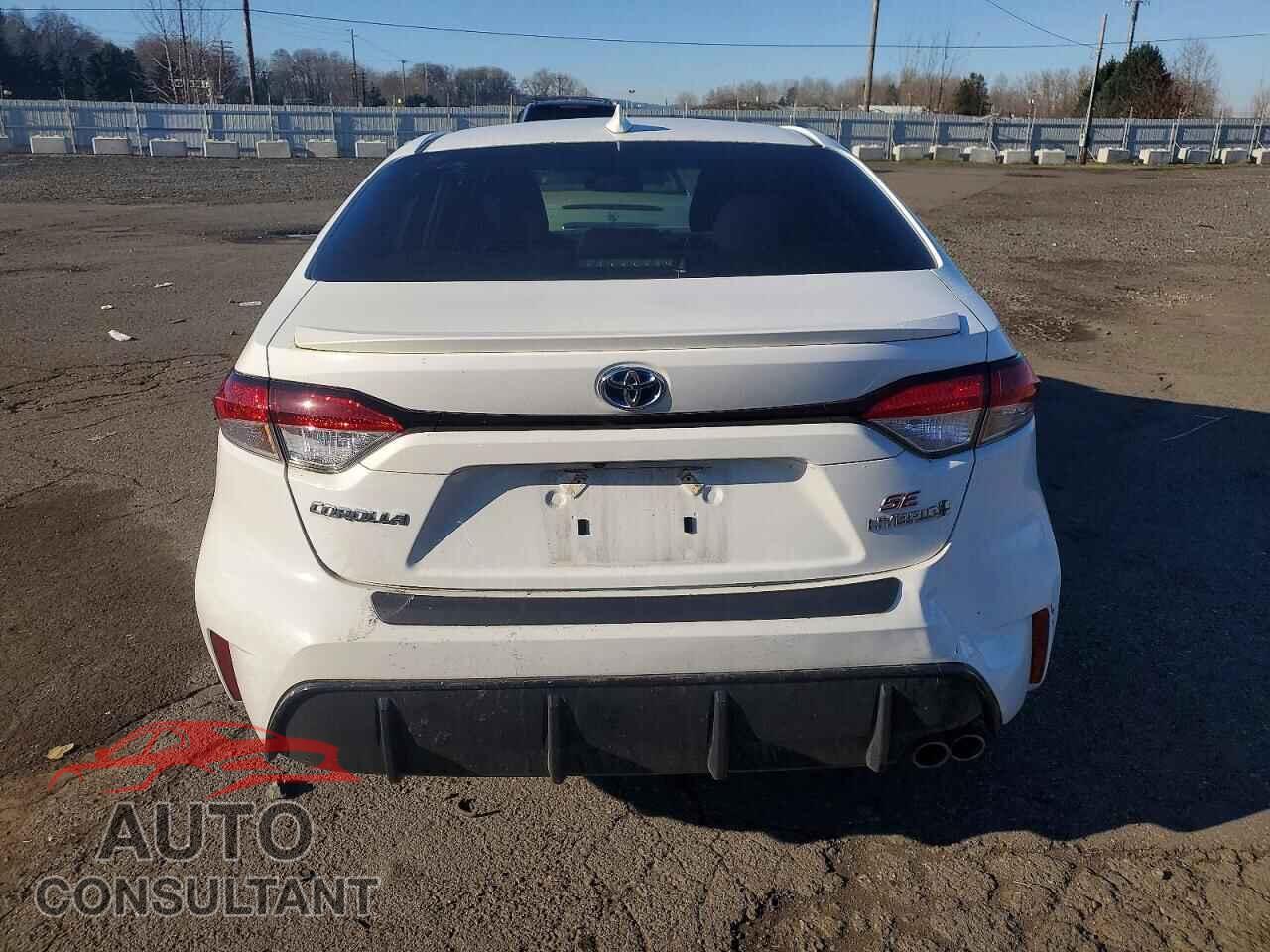 TOYOTA COROLLA 2024 - JTDBDMHE6R3011925