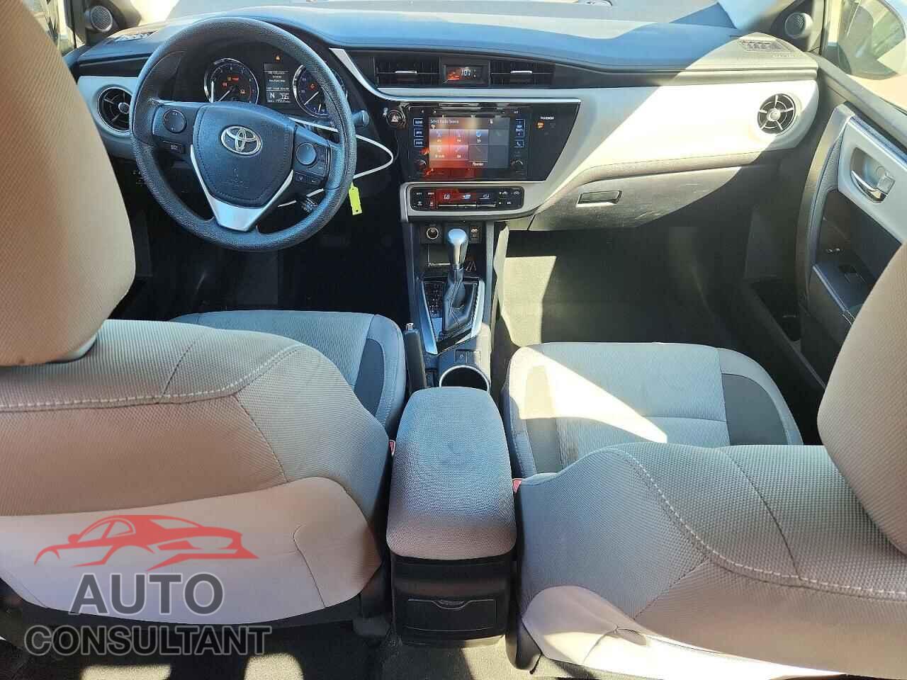 TOYOTA COROLLA 2017 - 2T1BURHEXHC841522