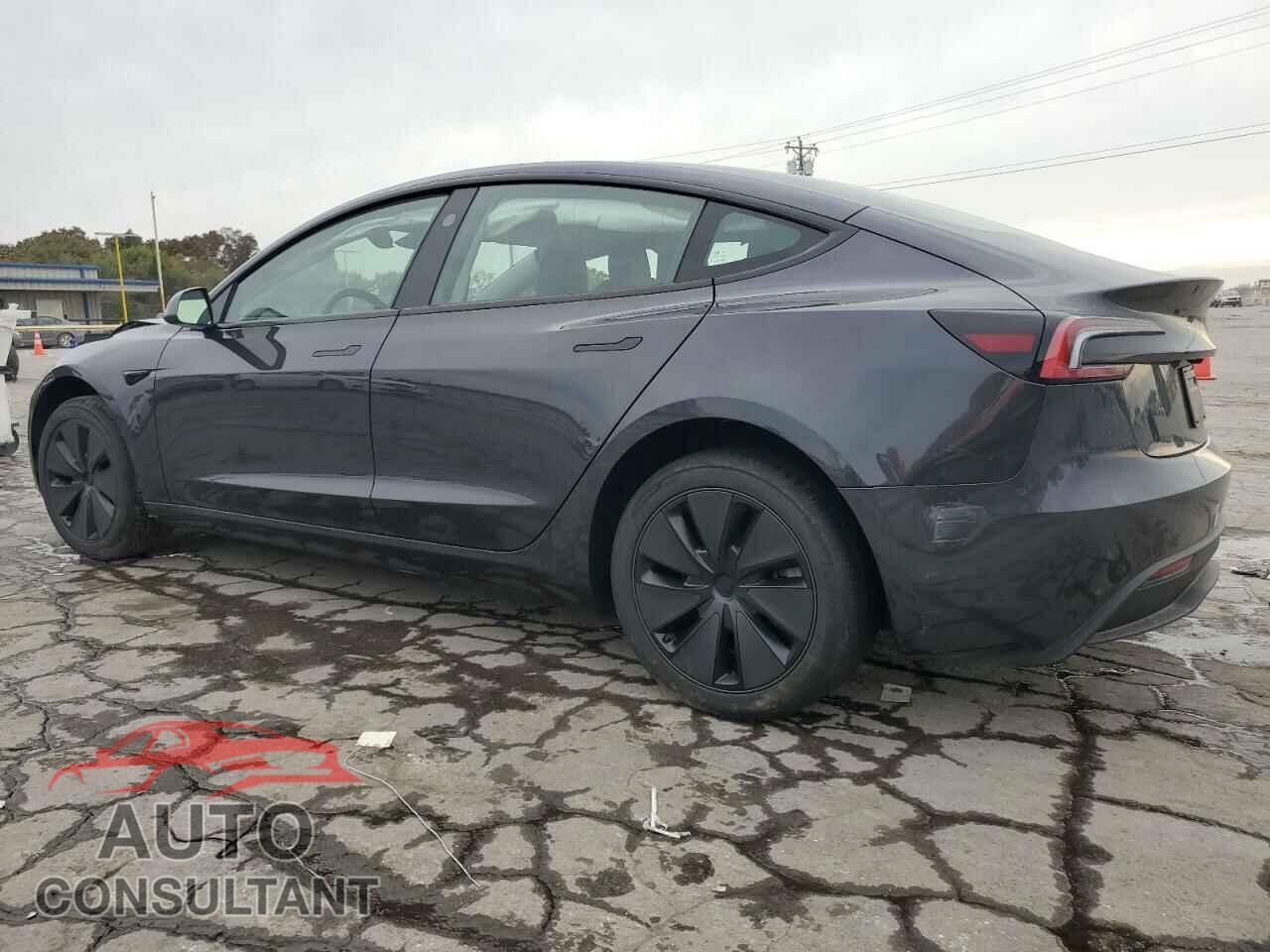 TESLA MODEL 3 2024 - 5YJ3E1EA3RF784811