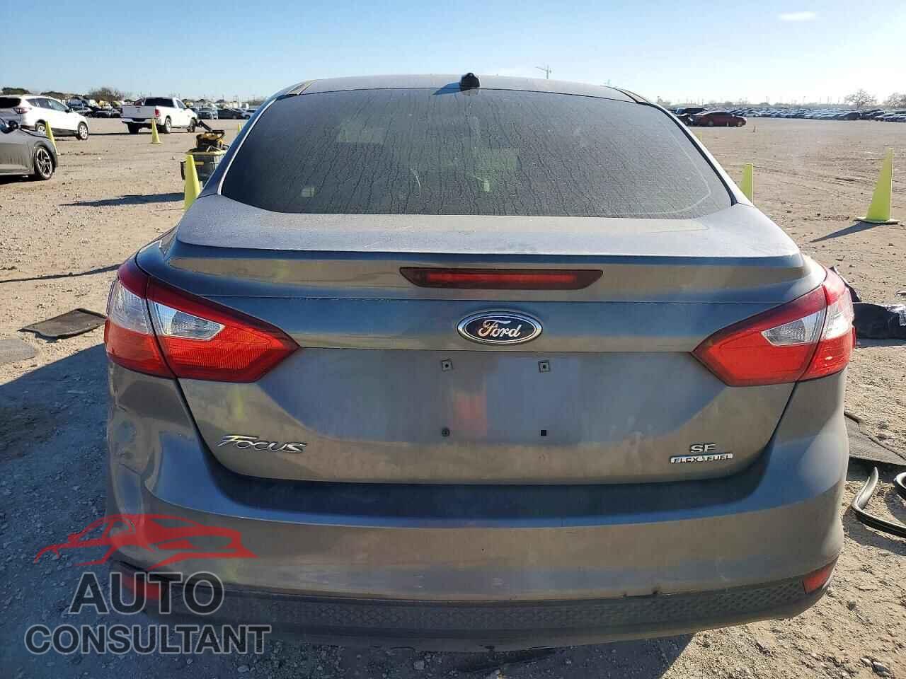 FORD FOCUS 2014 - 1FADP3F24EL440077
