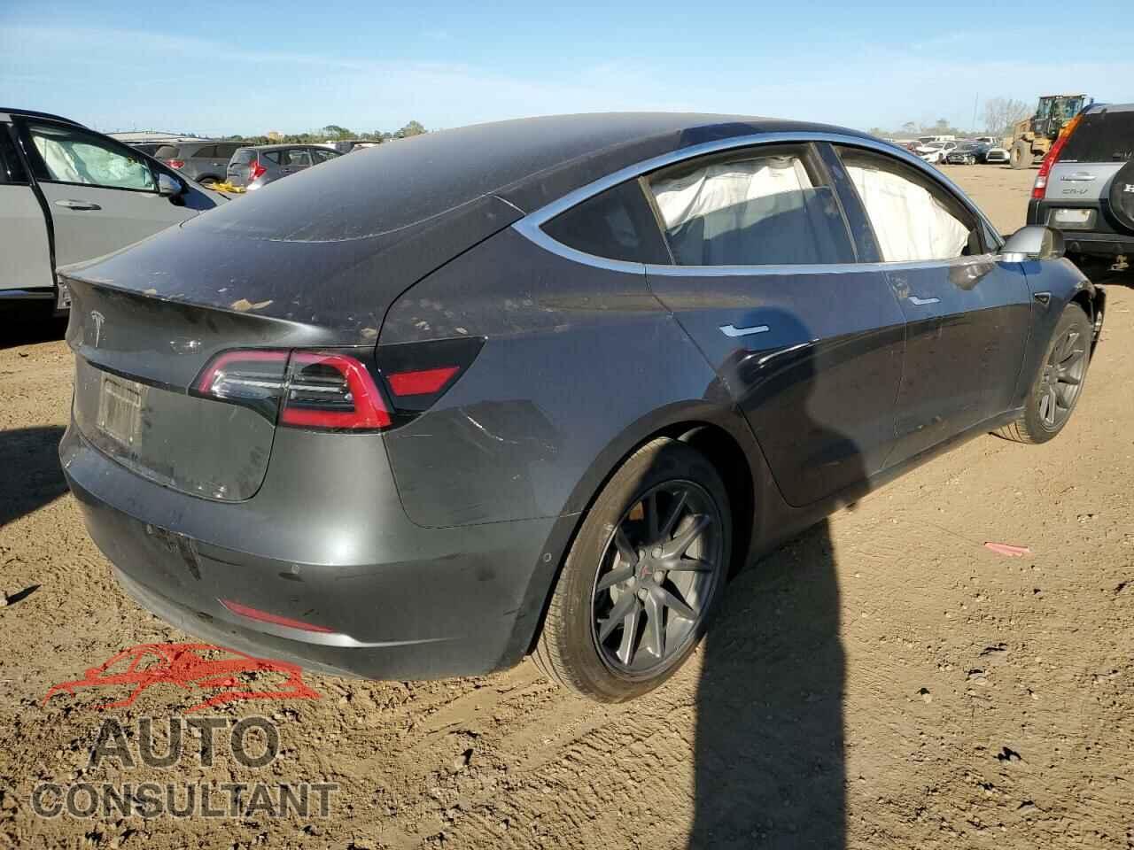 TESLA MODEL 3 2018 - 5YJ3E1EAXJF123913