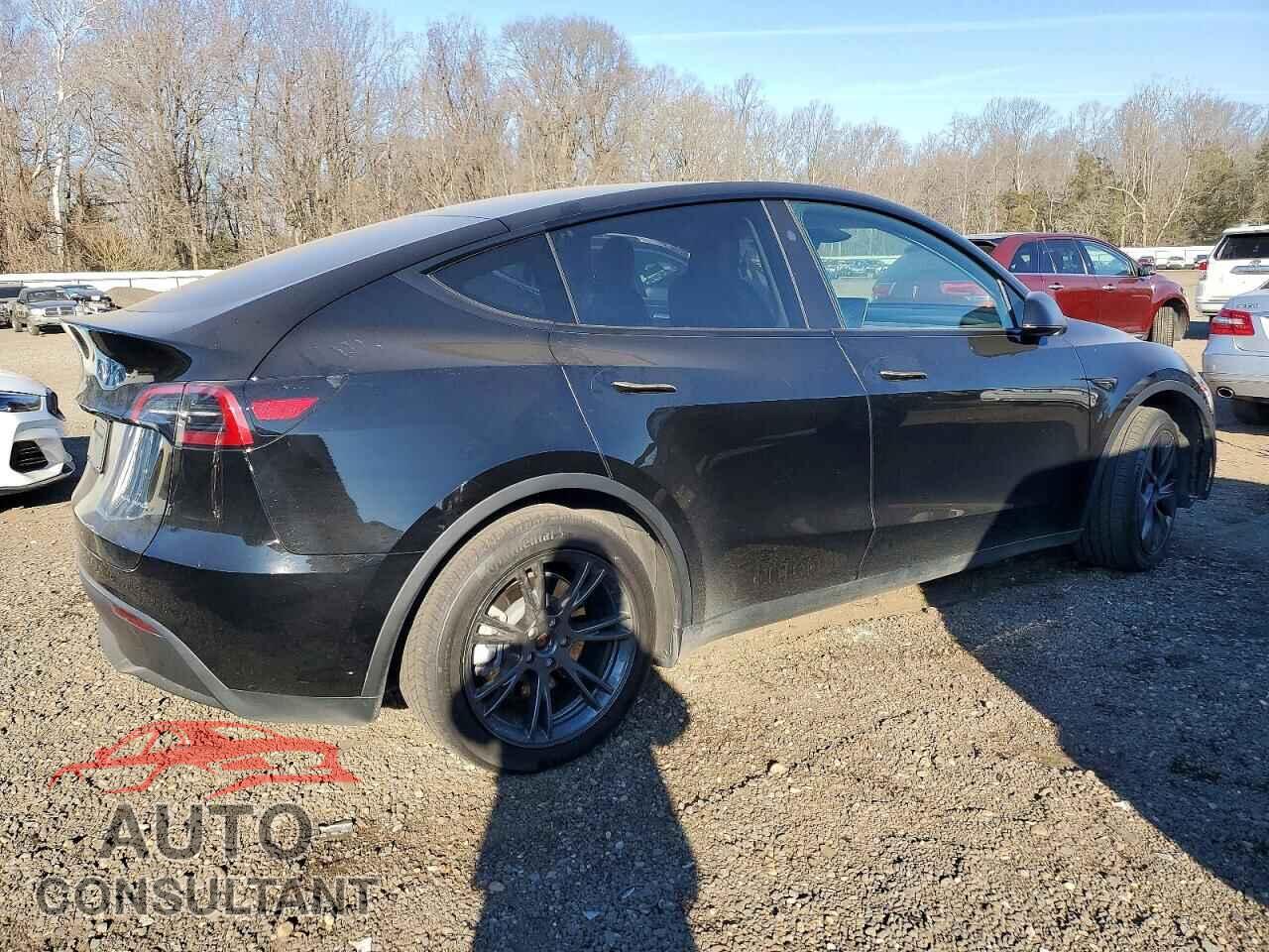 TESLA MODEL Y 2024 - 7SAYGAEE9RF207206