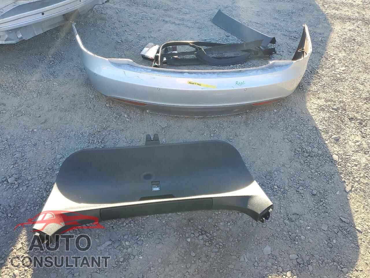 TESLA MODEL S 2015 - 5YJSA1H20FFP70467