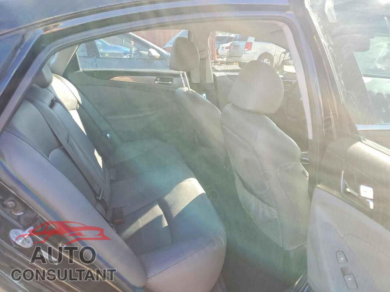 HYUNDAI SONATA 2012 - KMHEC4A44CA040615
