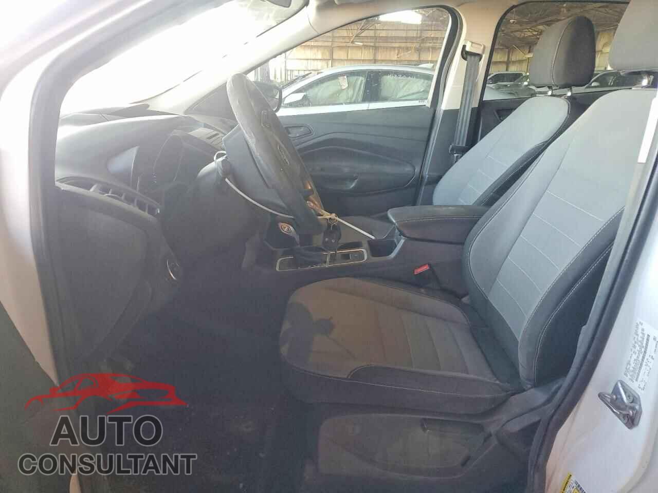 FORD ESCAPE 2017 - 1FMCU0F7XHUC82203