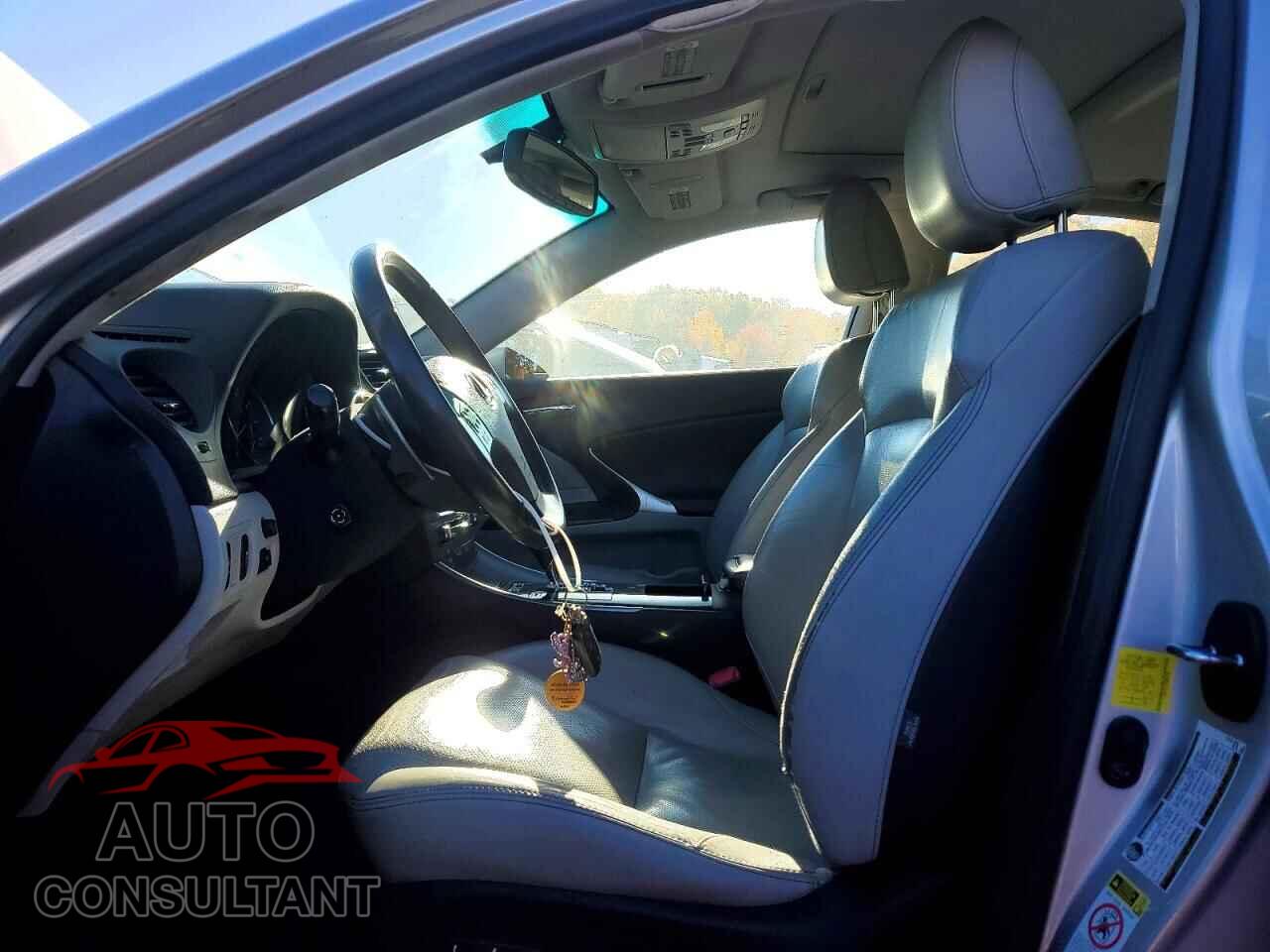 LEXUS IS 2012 - JTHCF5C23C5055702