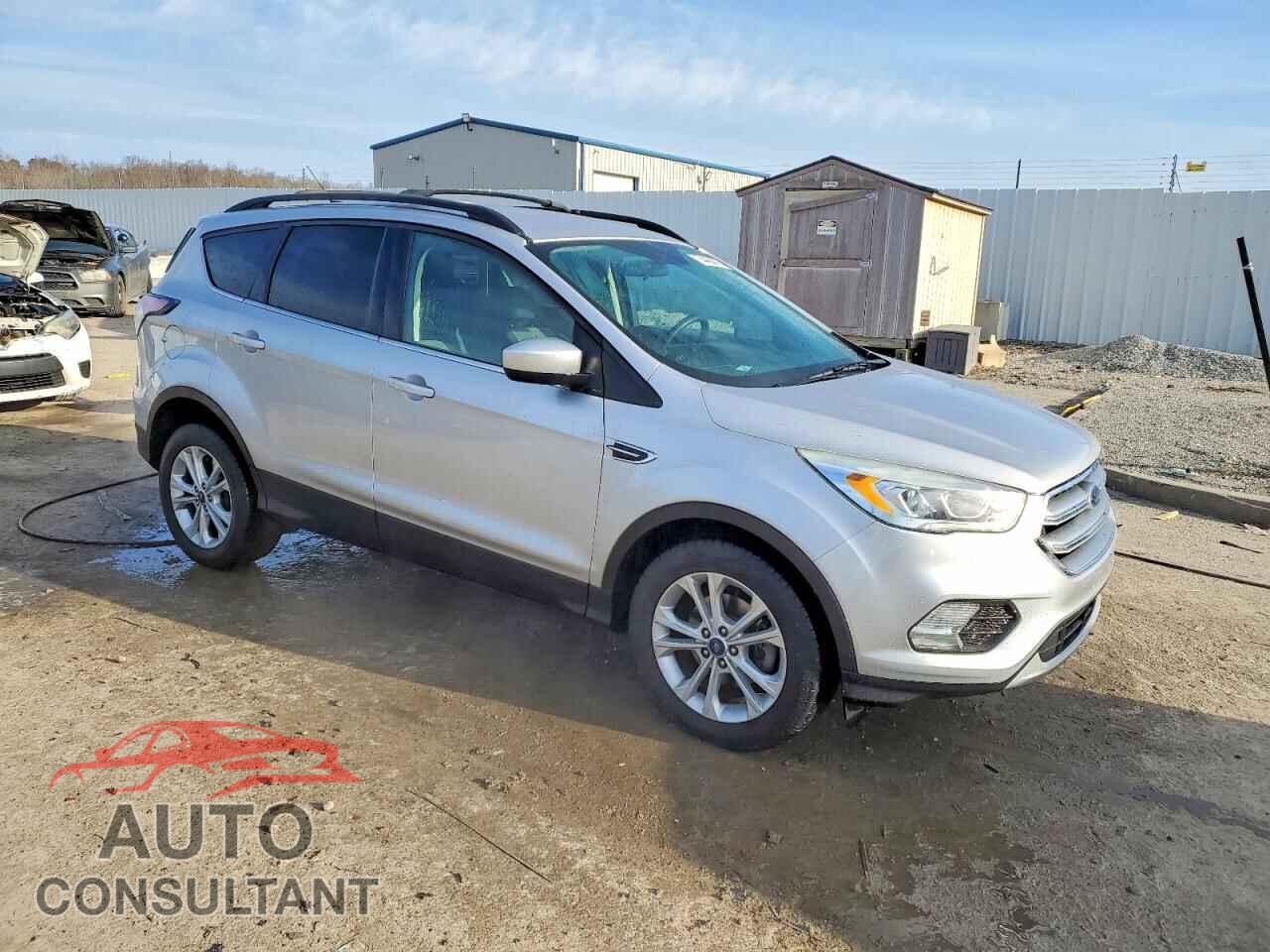 FORD ESCAPE 2017 - 1FMCU0GD5HUB28261
