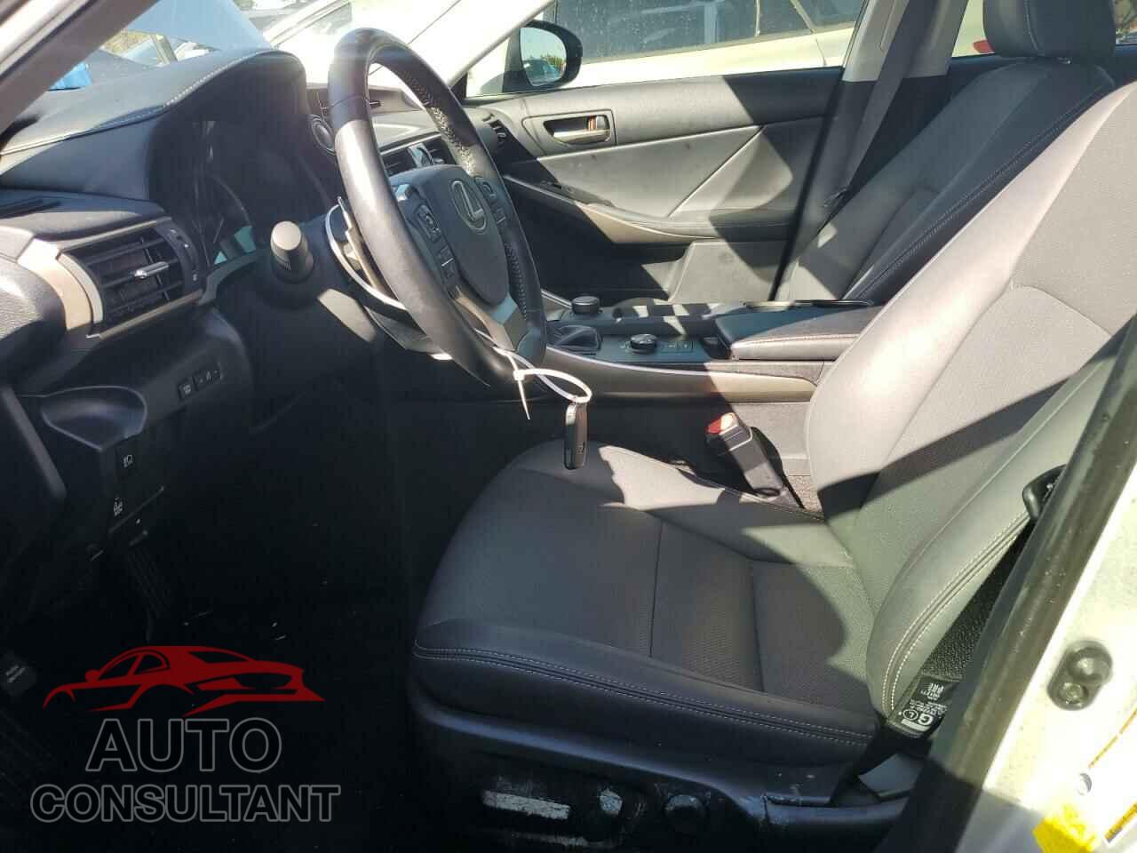 LEXUS IS 2020 - JTHAA1D29L5104849