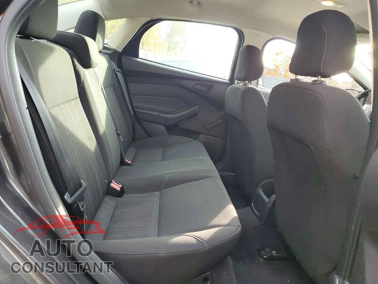 FORD FOCUS 2015 - 1FADP3E2XFL310646