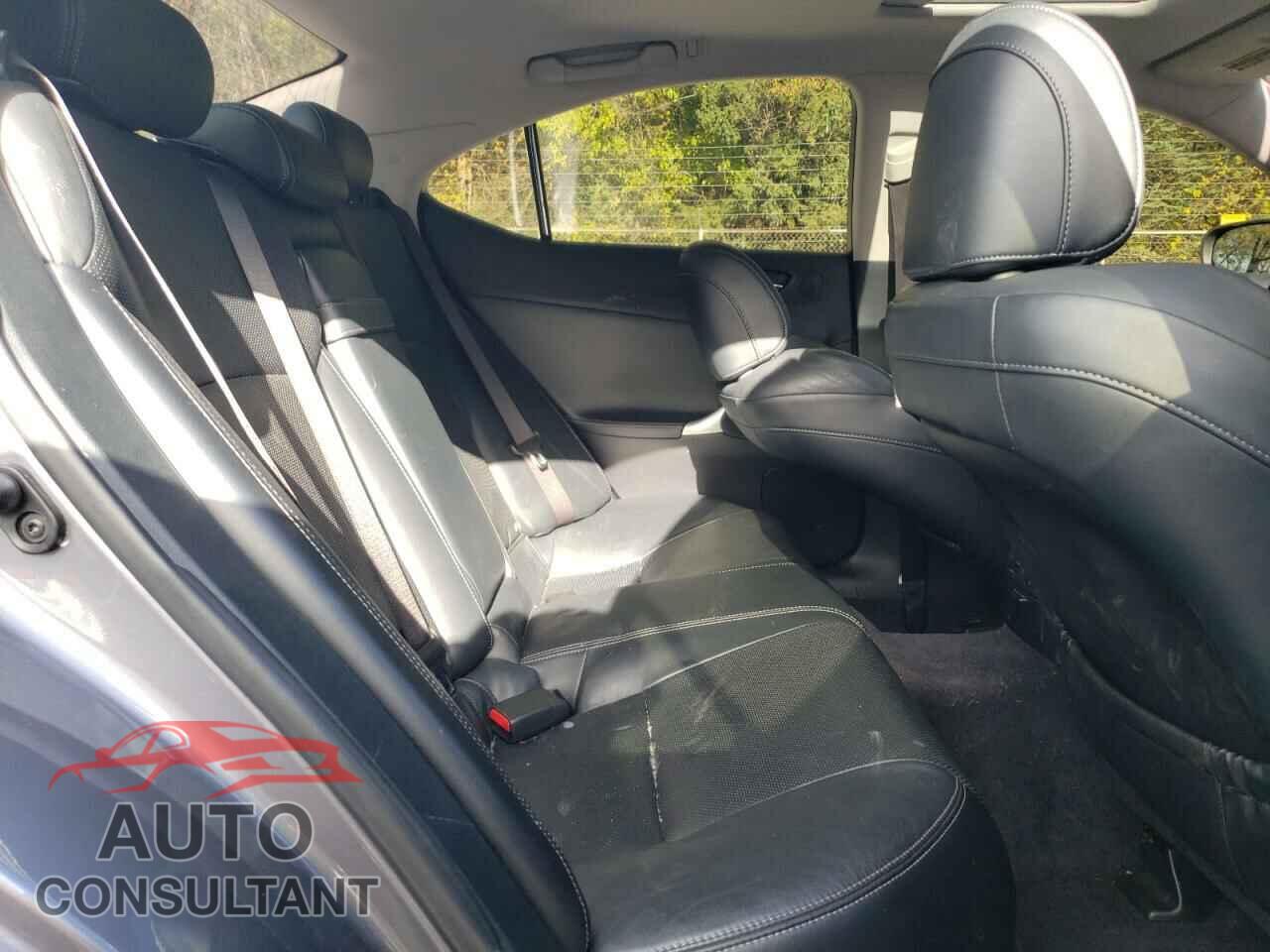 LEXUS IS 2013 - JTHCF5C24D5063342
