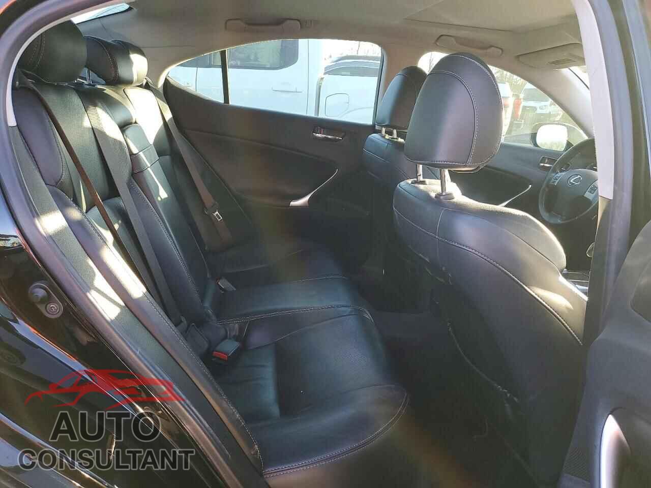 LEXUS IS 2011 - JTHBF5C27B5144327