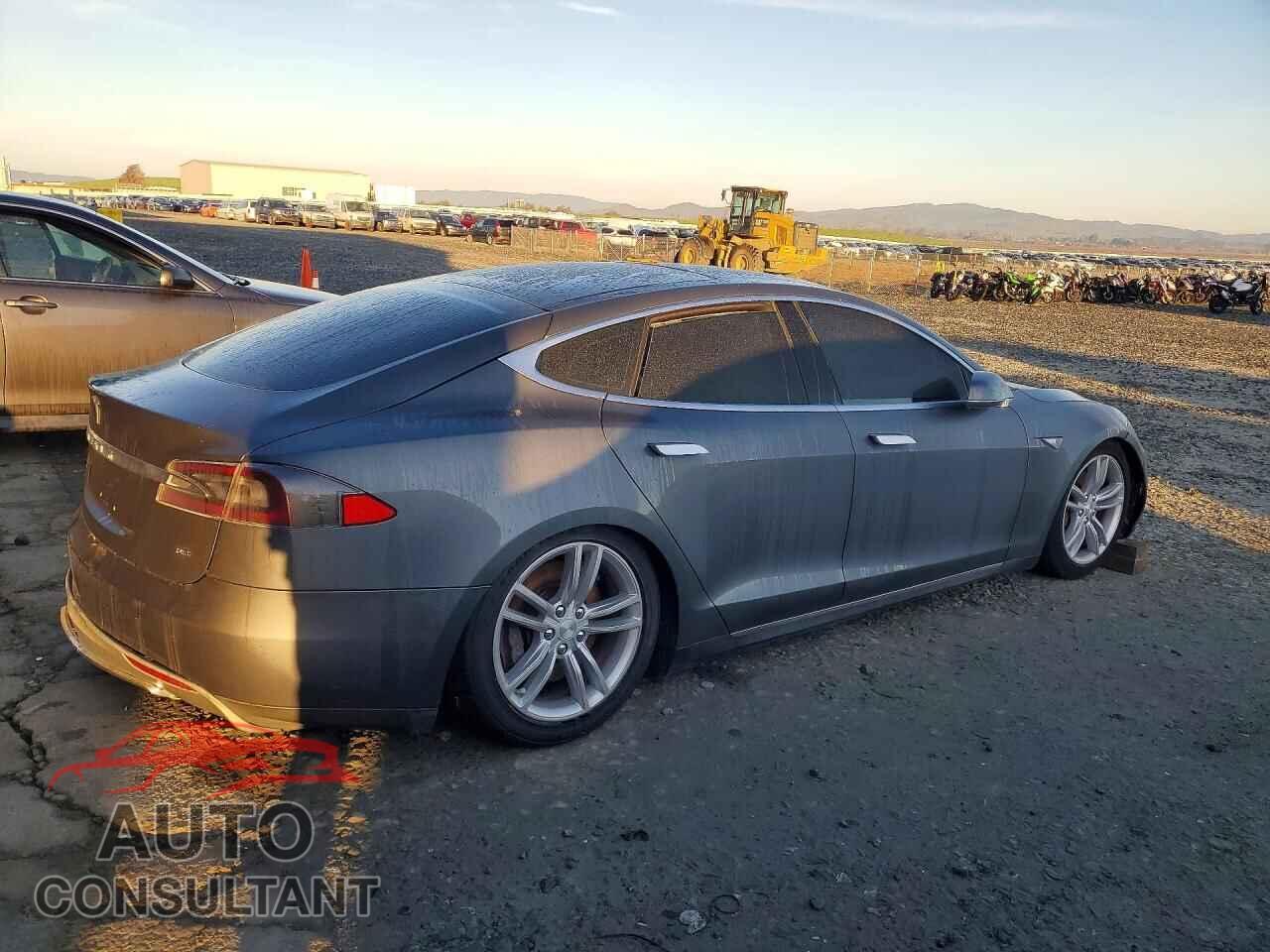 TESLA MODEL S 2013 - 5YJSA1CN1DFP05500