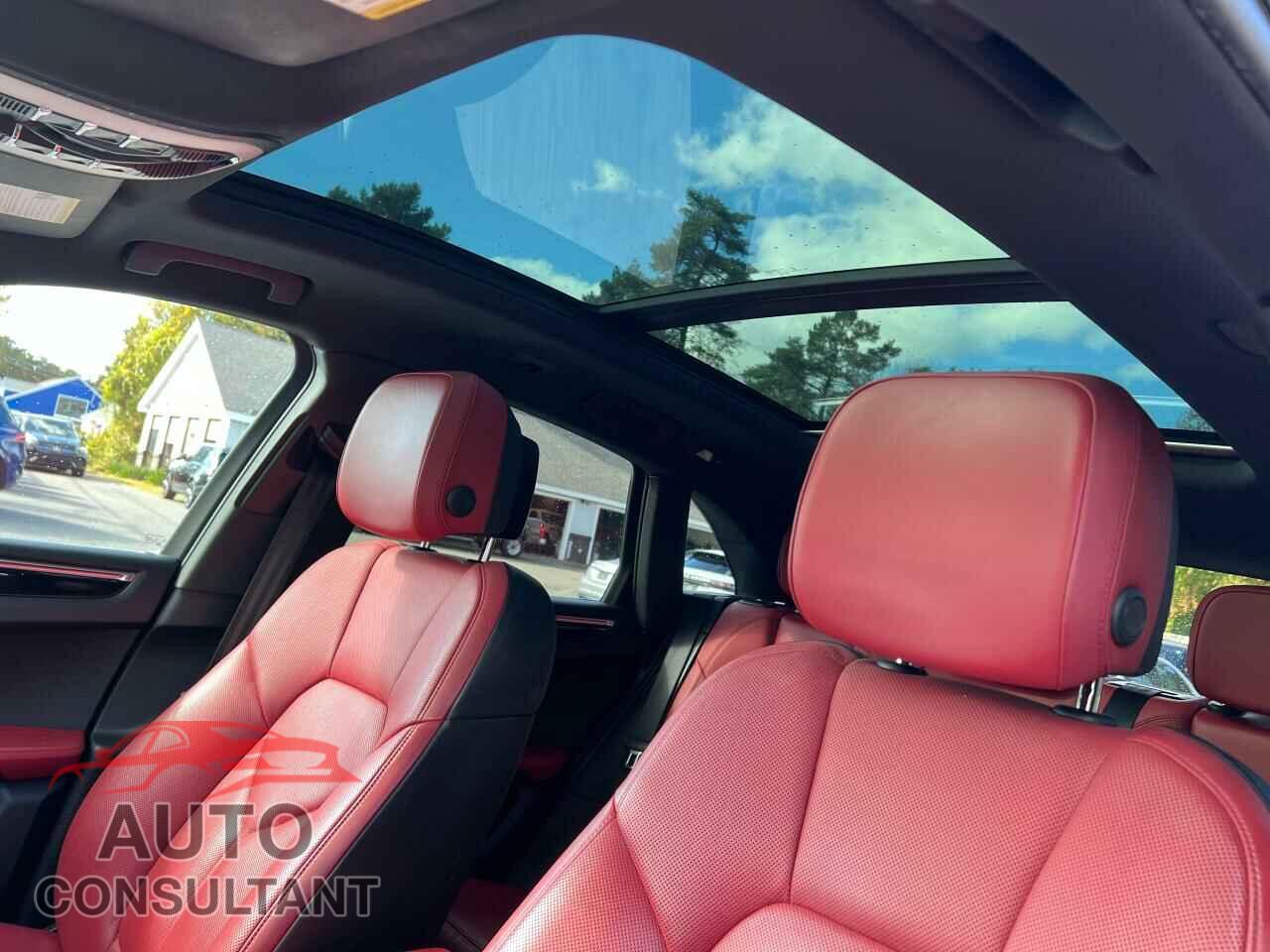 PORSCHE MACAN 2016 - WP1AB2A54GLB42895