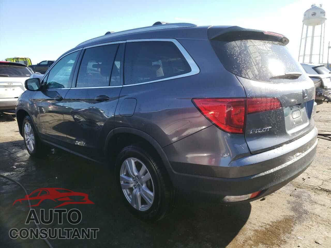 HONDA PILOT 2018 - 5FNYF6H13JB031067