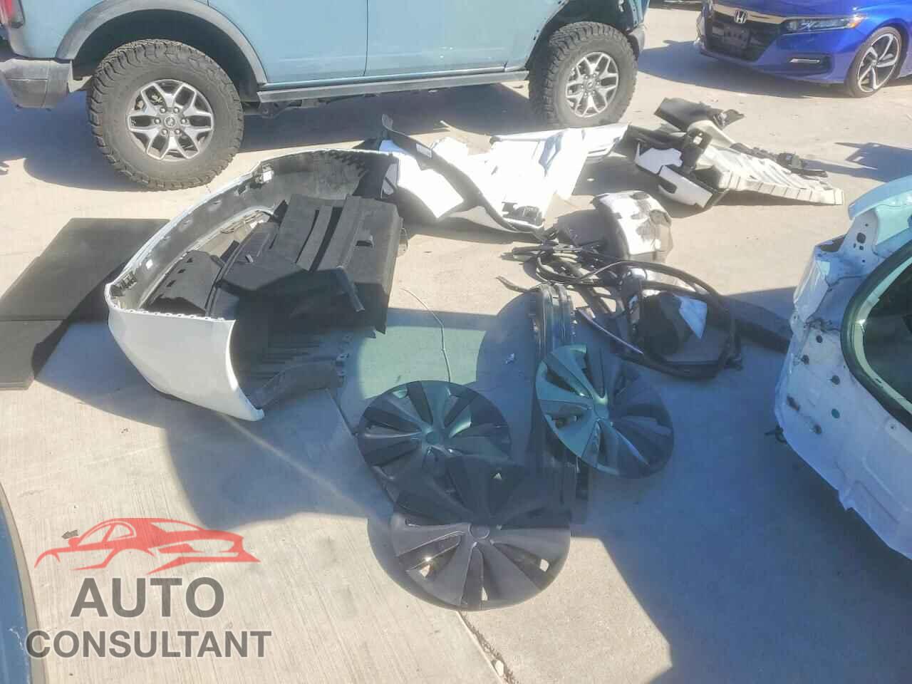 TESLA MODEL S 2024 - 5YJSA1E53RF545379