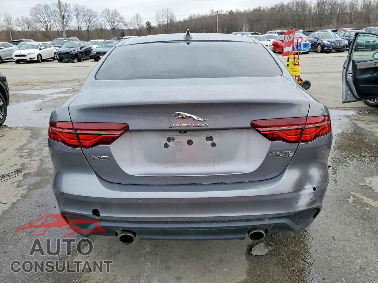 JAGUAR XE 2020 - SAJAJ4FX9LCP56363