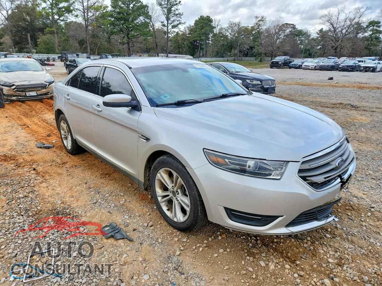 FORD TAURUS 2017 - 1FAHP2E89HG105394