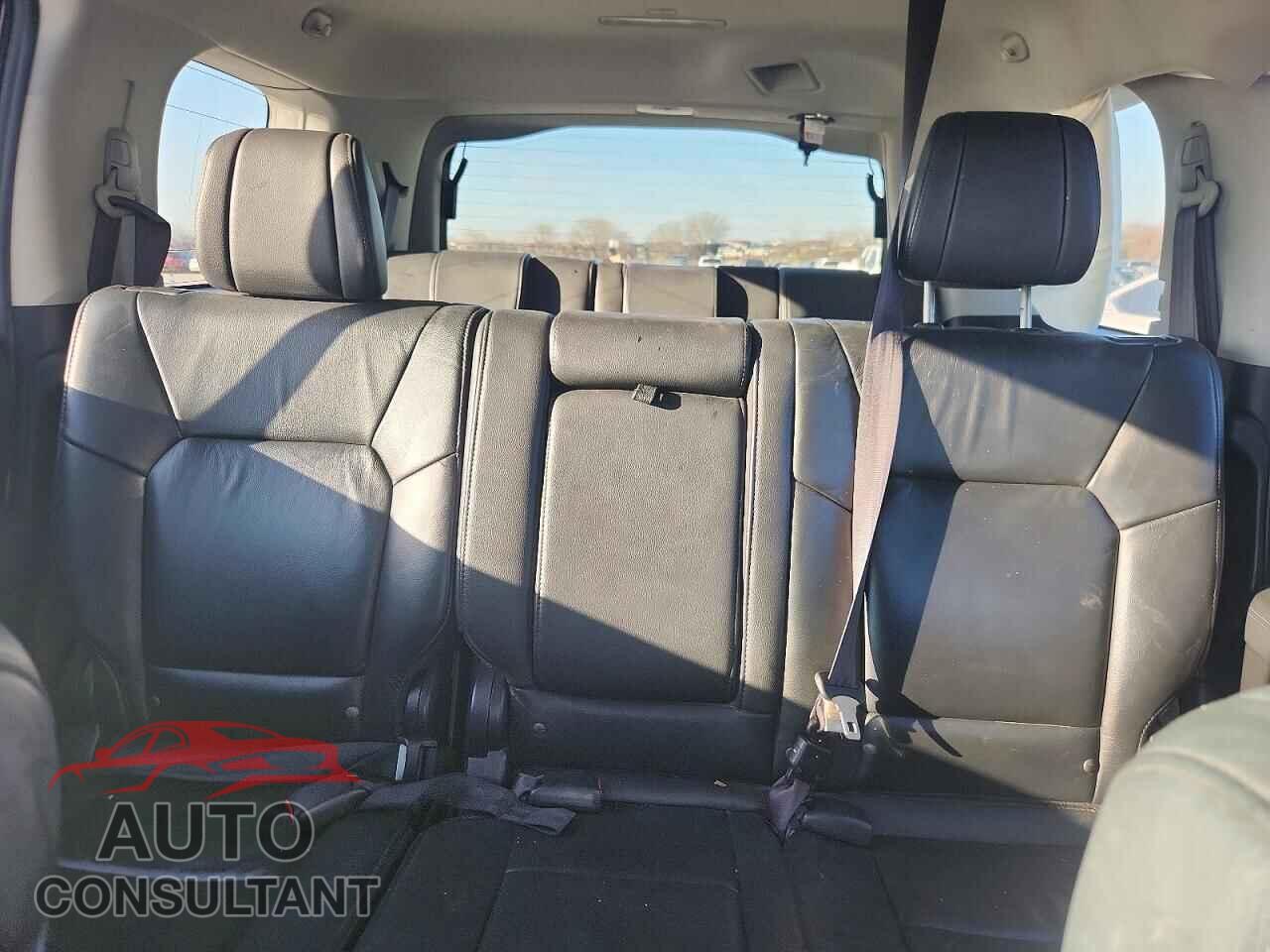 HONDA PILOT 2015 - 5FNYF3H57FB023076