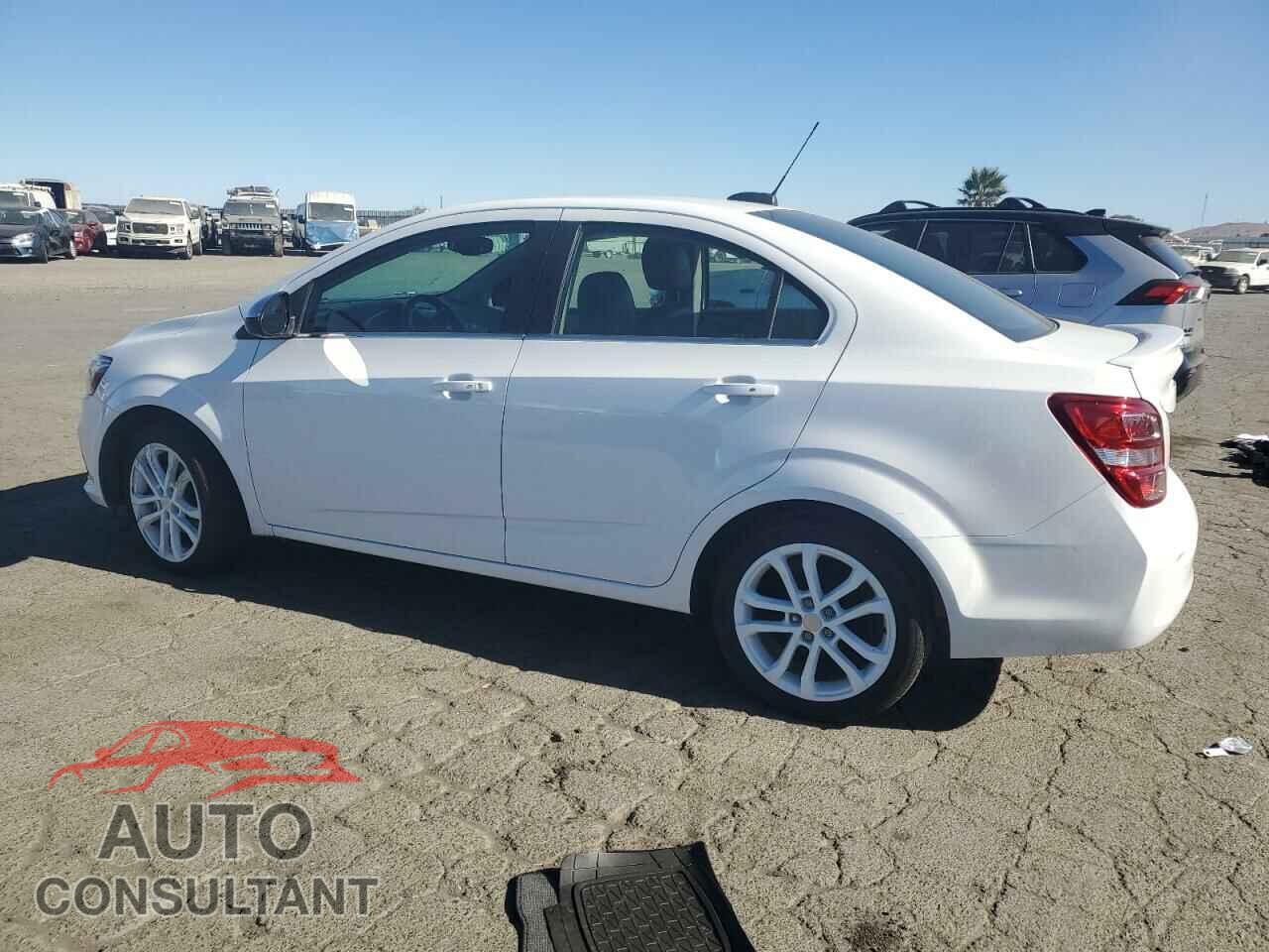 CHEVROLET SONIC 2017 - 1G1JF5SB2H4119082