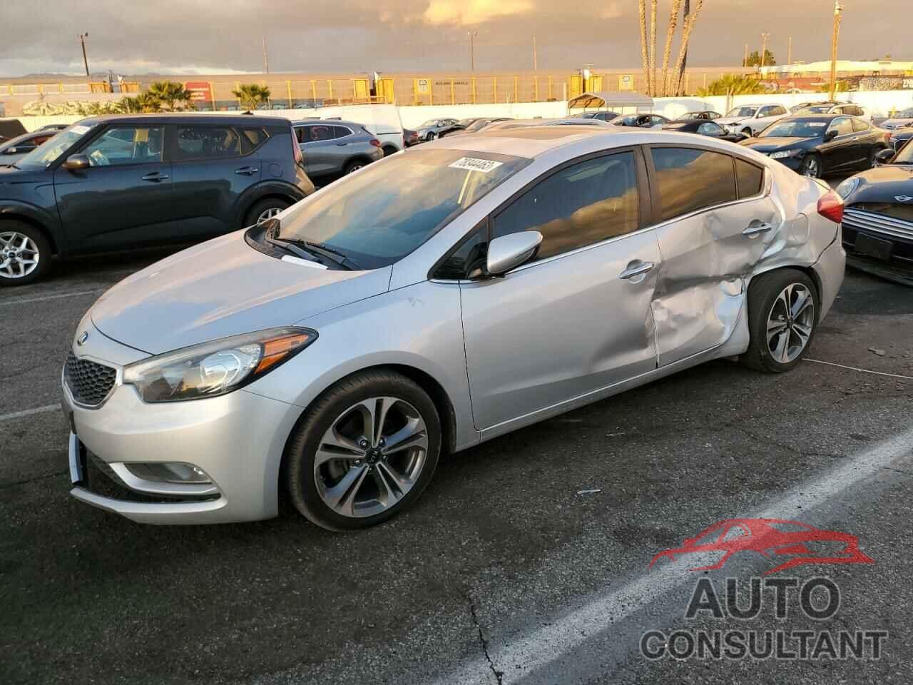 KIA FORTE 2016 - KNAFZ4A85G5556939