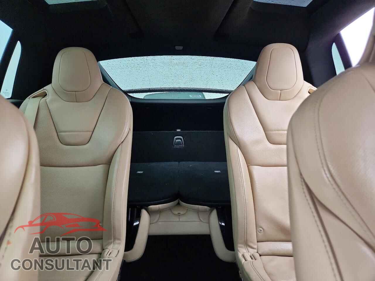 TESLA MODEL X 2016 - 5YJXCBE26GF012001