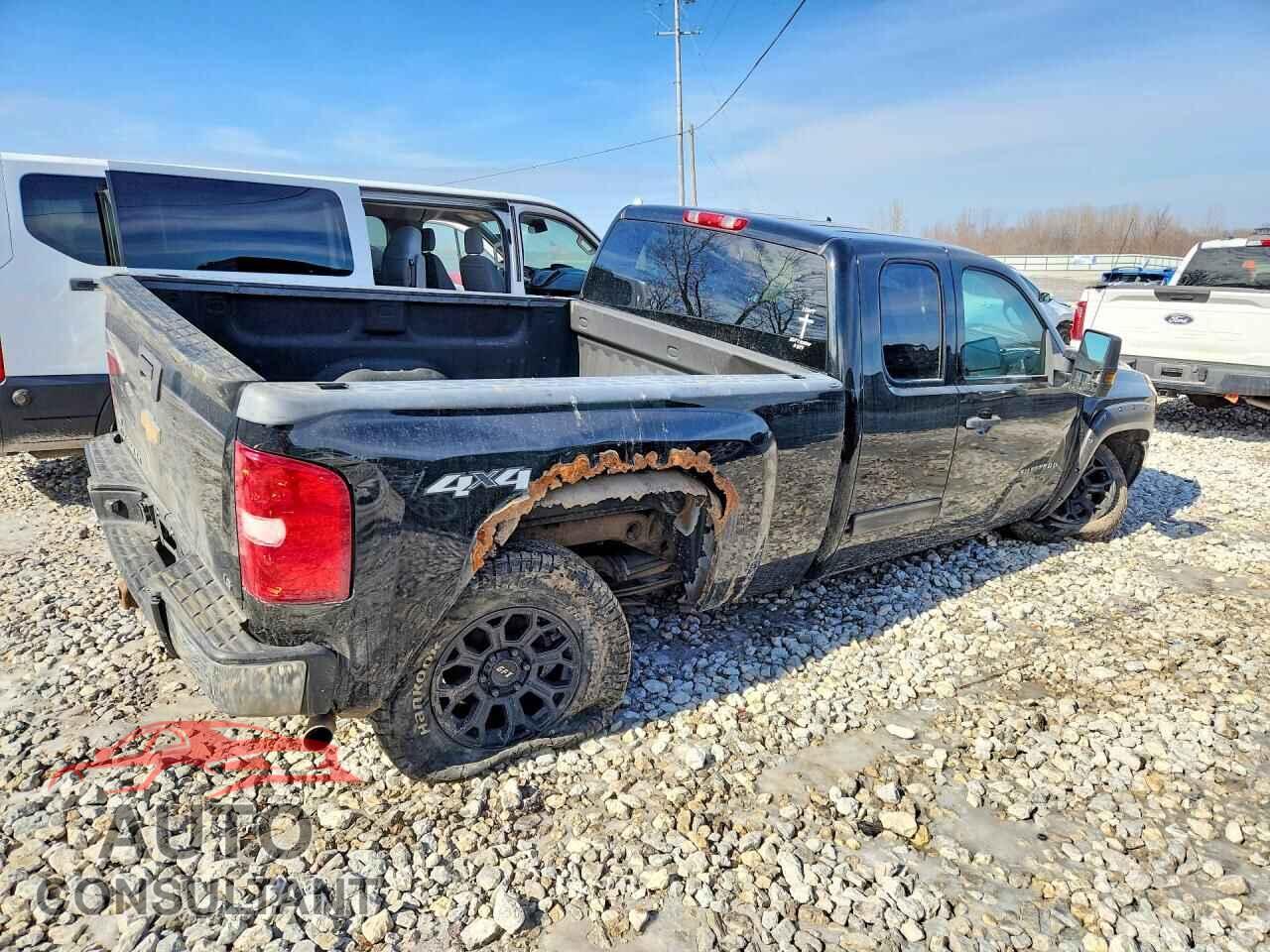 CHEVROLET SILVERADO 2011 - 1GCRKREA8BZ291675