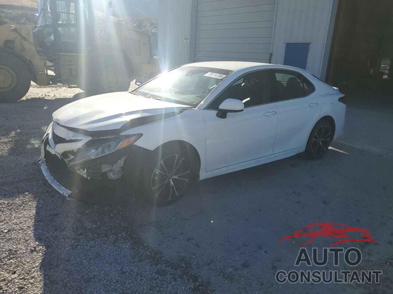 TOYOTA CAMRY 2018 - 4T1B11HK7JU148301