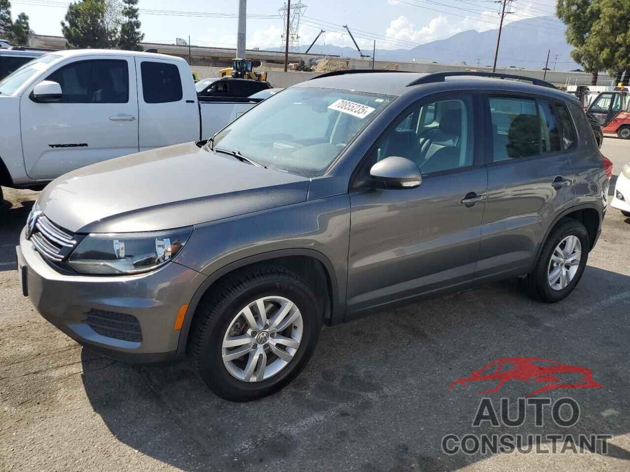 VOLKSWAGEN TIGUAN 2017 - WVGAV7AX2HK030901