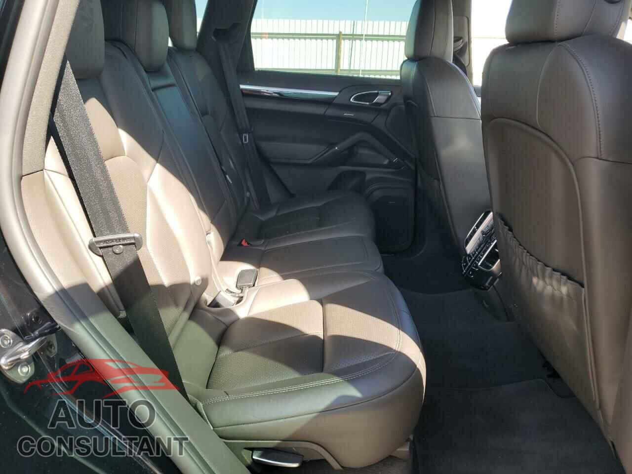 PORSCHE CAYENNE 2017 - WP1AA2A27HKA82224